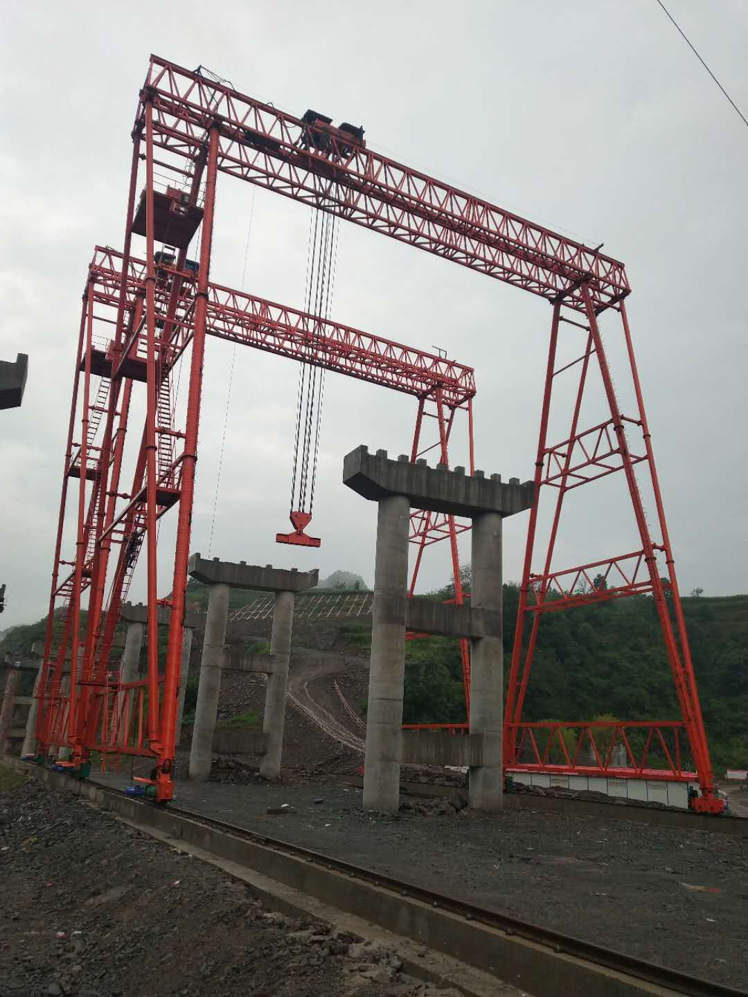 中鐵四局貴陽項目，MG100噸-32米跨38米高龍門吊