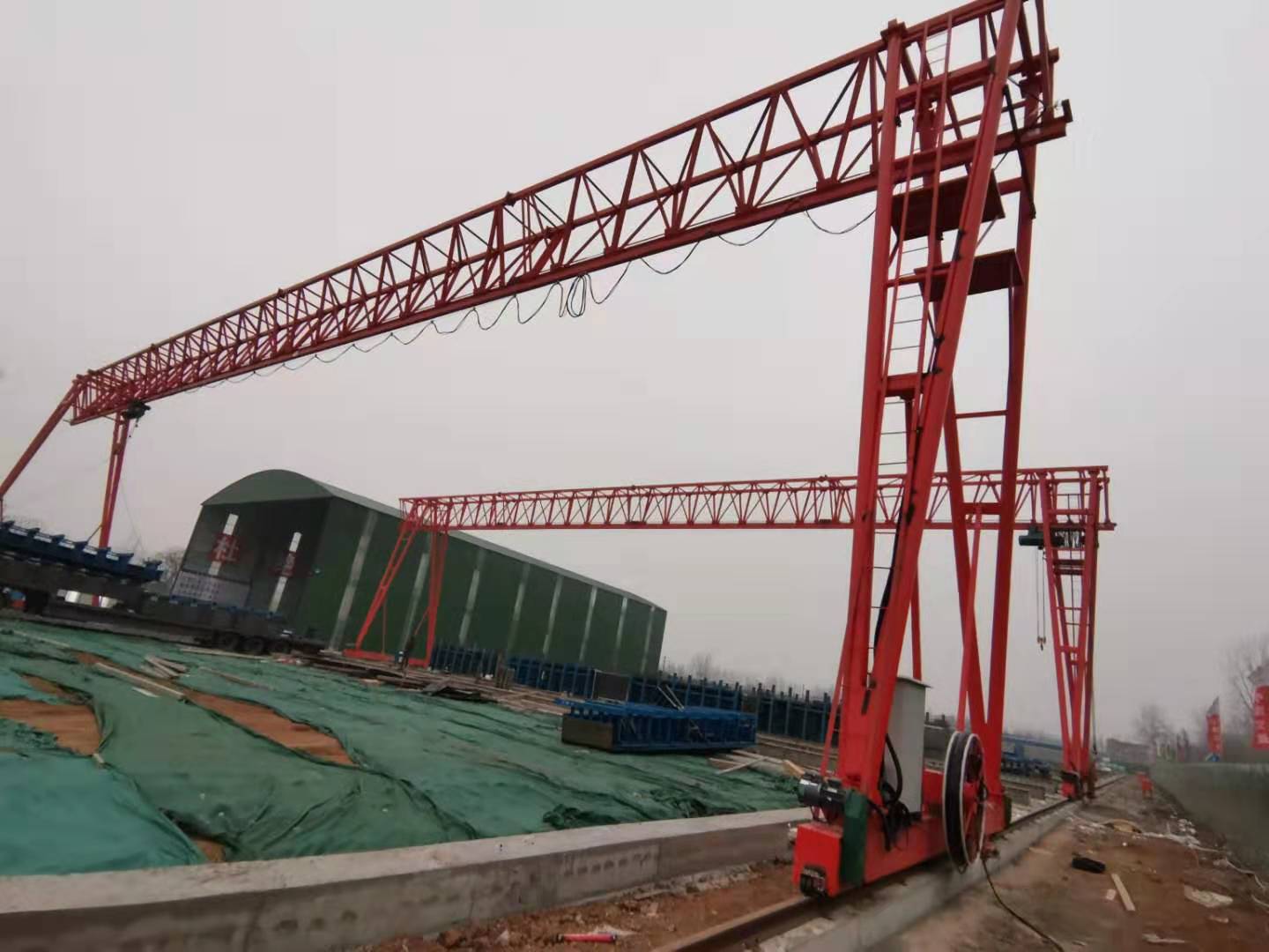 中國(guó)交建基礎(chǔ)建設(shè)集團(tuán)，310國(guó)道改擴(kuò)建洛陽(yáng)新安段，ME90+90/10t-43m-9m一臺(tái)，MH10t-43m-9m-2臺(tái)，MH5t-22m-9m-1臺(tái)